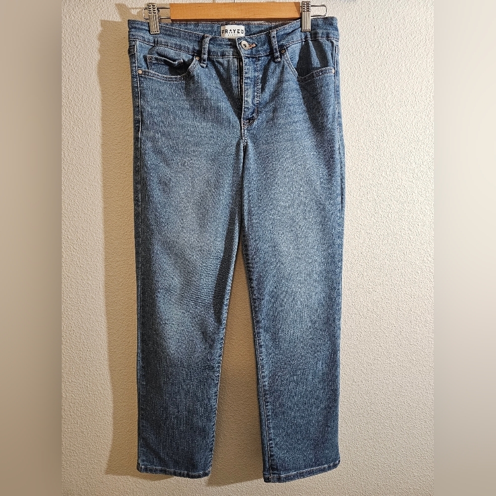 FRAYED JEANS High Rise Straight Jeans
